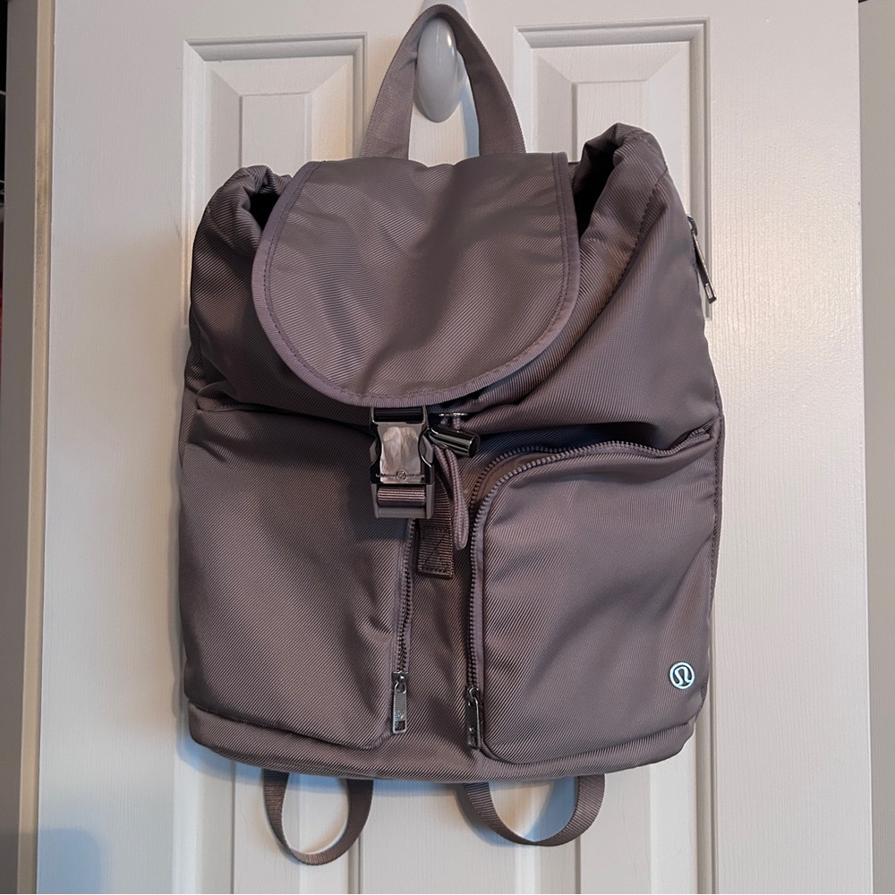 Lululemon Carry Onward Rucksack 12L Dark Chrome EUC